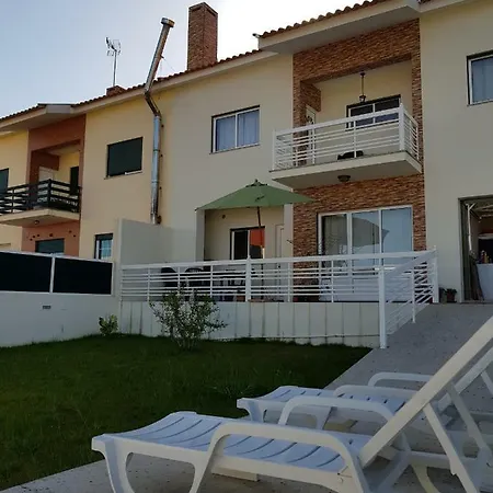 Mikes Beach House * Torreira